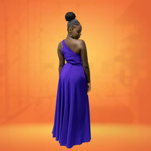 Robe bleu fente avant – Image 3